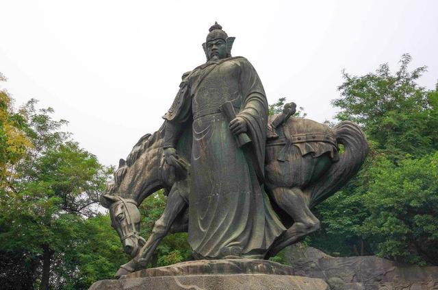 如何评价薛涛的诗，让女诗人薛涛名声大噪