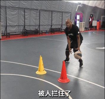 有防守怎么运球过人，3种运球组合过人