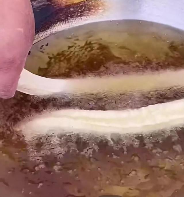 膨松剂炸油条配方，复合膨松剂制作油条方法（做出跟市面一样金黄松软油条）