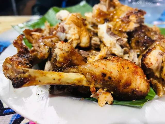 西双版纳江边夜市，西双版纳最火爆的夜市（到西双版纳一定要知道的五件事）