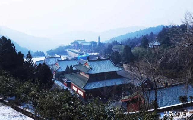 湖南深山发现一个怪泉，深山古寺突现凤凰鸣