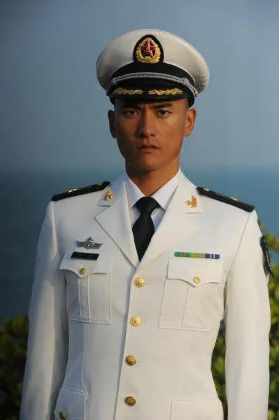 杨志刚演过的电视剧，电视剧火蓝刀锋怎么拍摄了半年呢（杨志刚实锤有第三、第四季）