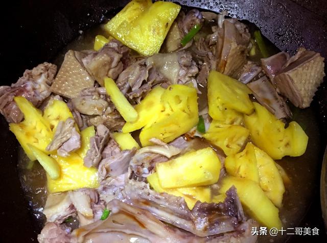 菠萝炒鸭片详细做法，菠萝炒鸭片的详细制作教程