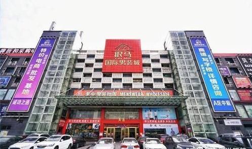 广州牛仔裤批发市场，广州库存尾货批发市场哪里最便宜