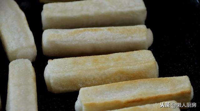 传统老红糖年糕的做法，小时候最爱吃的红糖年糕条