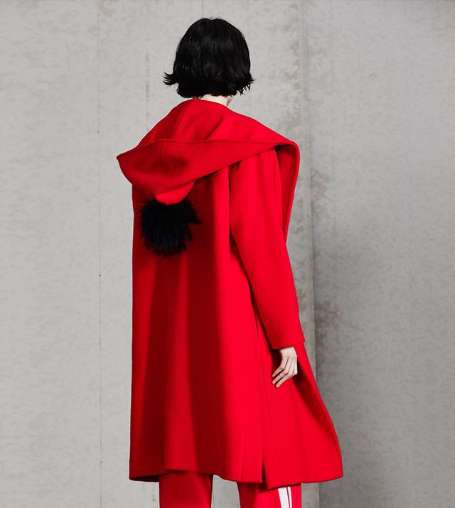 獭兔毛大衣怎样搭配，本命年就是要红