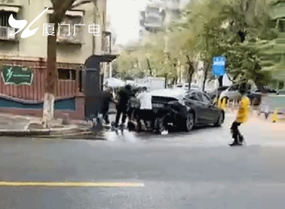 厦门岛内突发事故，一男子当场身亡