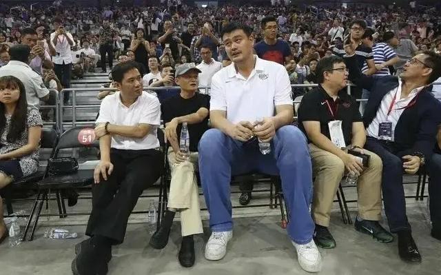 姚明18岁巅峰时期，2米26放哪个时代都无解