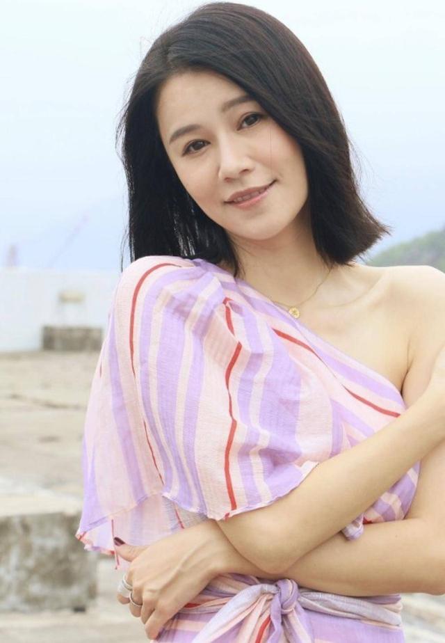48岁前tvb当红花旦我还在追梦，TVB花旦自认不会收放感情