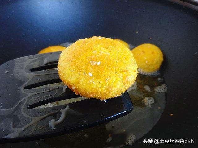 炸糕怎么炸的外酥里嫩，买不来糖糕可以在家炸