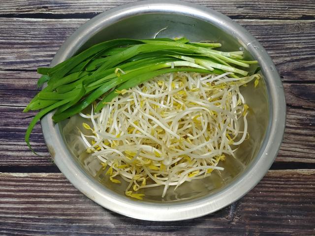 豆芽怎么炒好吃，豆芽怎么炒好吃有诀窍（什么时候放醋是关键）