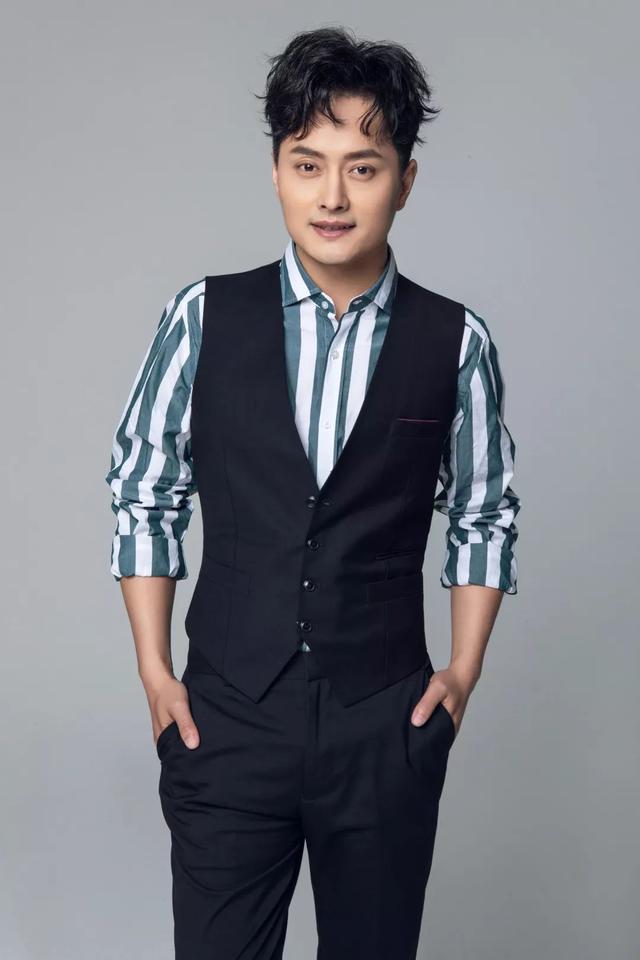 星光大道云飞简历，民间歌手云飞个人简历