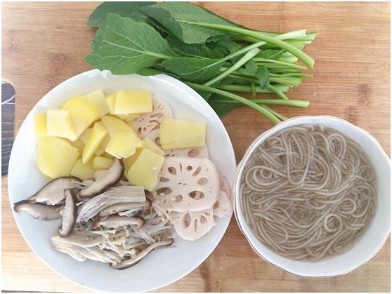 直接加麻酱就错了，麻辣拌麻酱调制方法