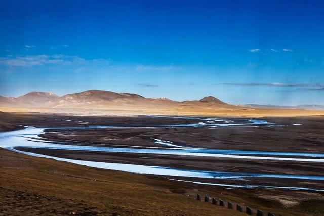 长江起源于哪里，长江起源于哪里流经哪些省（亚洲第一长河——长江）