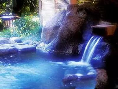 北京最近冬季泡温泉好去处，北京10大温泉度假村等您