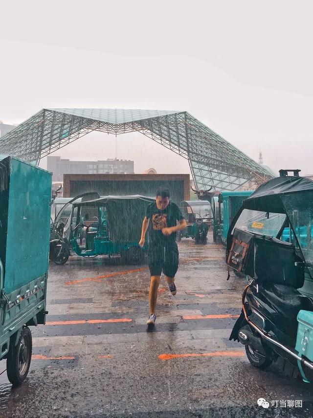 下雨天要怎么拍才能拍到雨，拍雨照的这九种场景