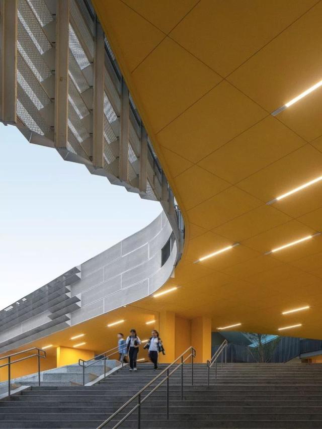 深圳南山外国语学校，深圳外国语学校哪所好（<集团>高级中学二类自主招生专项合格名单及专业合格分数线公示）