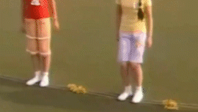 现在小学生如何跳皮筋，小时候皮筋一定跳得很好吧