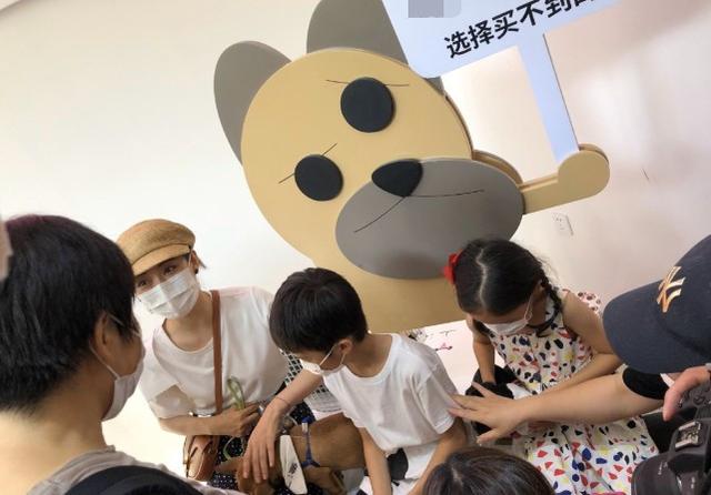 孫儷帶等等小花參加活動，孫儷長發更顯優雅氣質，孩子長大了不少 娛樂八卦吃瓜 第5张