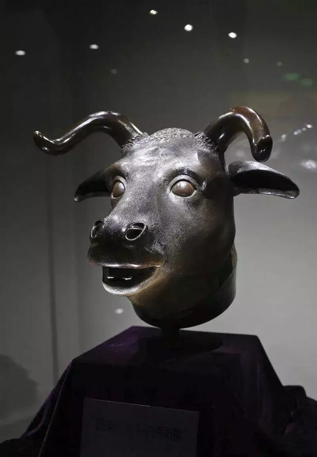 圆明园十二生肖兽首，圆明园的12兽首简介（圆明园12兽首回归中国）