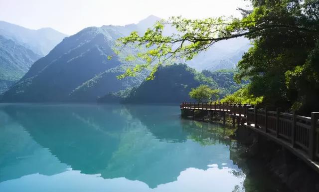 雨天的江南天池，如果用一种颜色来形容江南天池