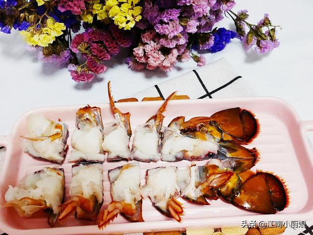 大龙虾蒸多长时间，清蒸波士顿大龙虾蒸多少分钟（小伙1500元买了只龙虾）