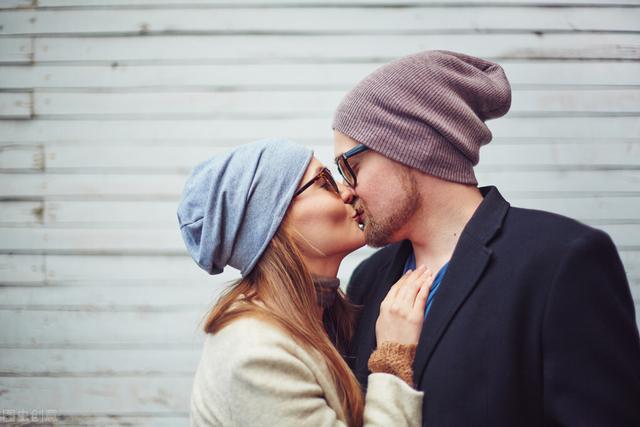 掌握心动密码5种，男生女生接吻心理