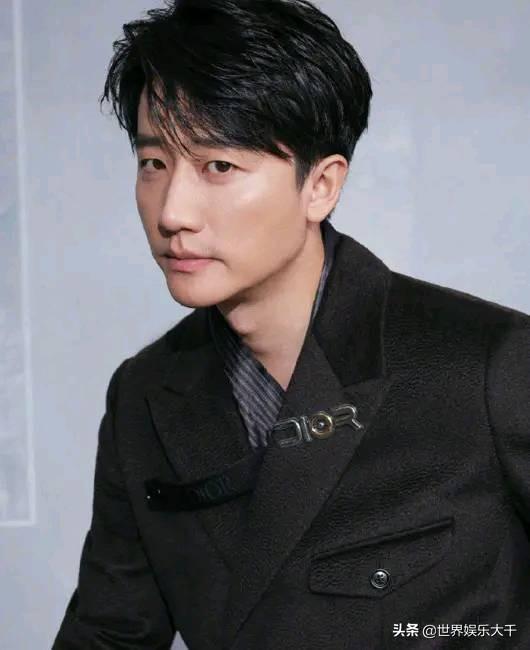 黄轩圈里人都知道，黄轩在娱乐圈地位（影视圈中为人低调）