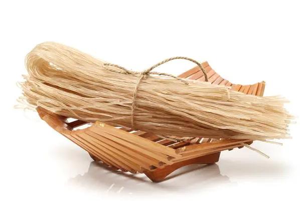 粉条怎么辨别真假，怎样才能辨别粉条的真假（真假粉条难分辨）