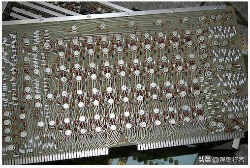 十位科学家获授勋章和荣誉称号，获得美国总统自由勋章