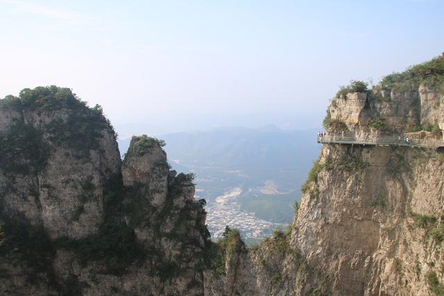 河南云台山玻璃栈道高度，带你体验河南玻璃栈道
