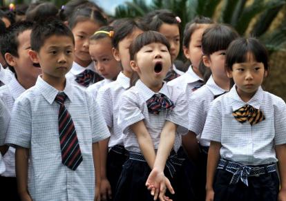 一年级入学年龄，教育部关于小学入学的年龄规定（一年级新生入学年龄有新调整）