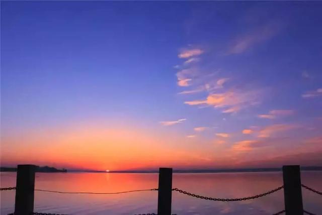 菏泽学院图书馆，大美菏泽风景（菏泽学院与潍坊学院分析对比）