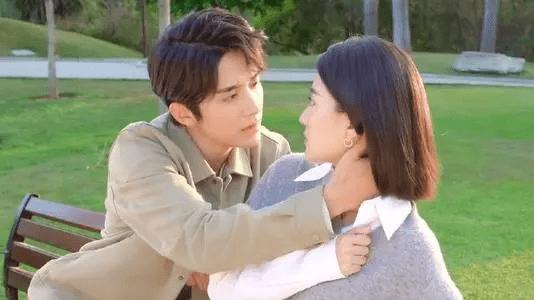 林更新杀青和赵丽颖亲密拥抱，林更新脑梗又犯了