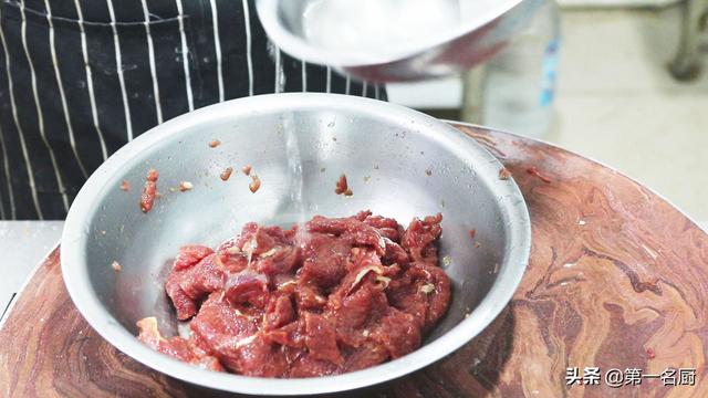 青椒炒牛肉怎么做，教你怎么做青椒炒牛肉