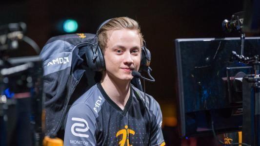 盘点英雄联盟职业选手颜值最高且实力并存的几个人