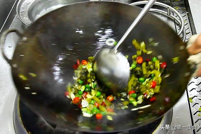 怎么炒鸡脯肉好吃又简单，跟着酒店大厨学炒鸡脯肉