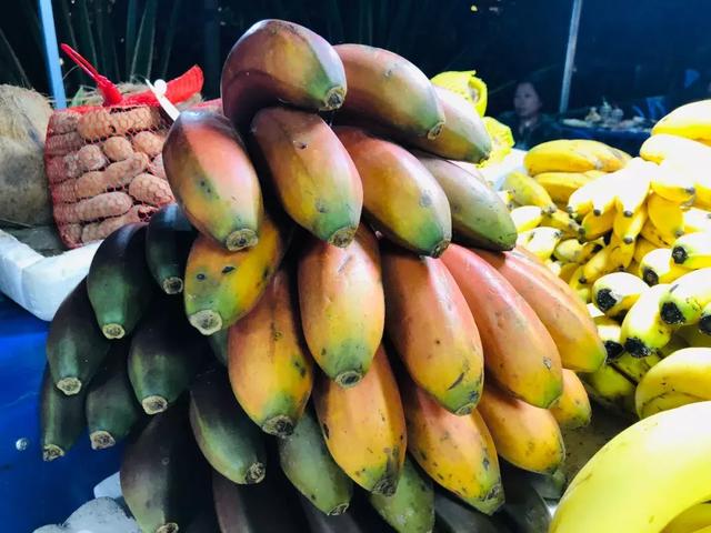 西双版纳江边夜市，西双版纳最火爆的夜市（到西双版纳一定要知道的五件事）