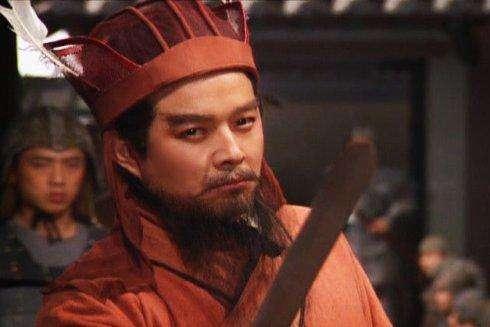 东汉末年董卓为什么不自立为帝，有四人激烈反对