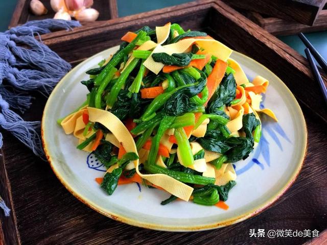 炒菠菜要焯水吗，怎样炒菠菜菠菜炒之前需要焯水吗（4种蔬菜炒之前必须“焯水”）