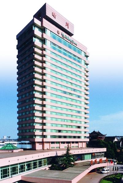 武汉建成的第一高楼，武汉第一高楼的变迁