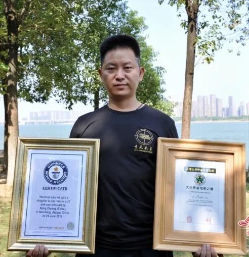 无架弹弓威力最大有多大，现代弹弓到底多厉害