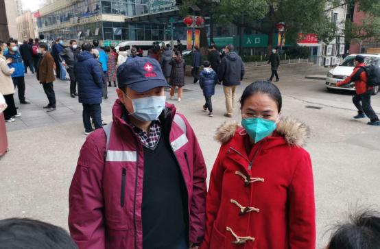柳岸常思唐宋雨长城总念大秦弓，春风杨柳万千条
