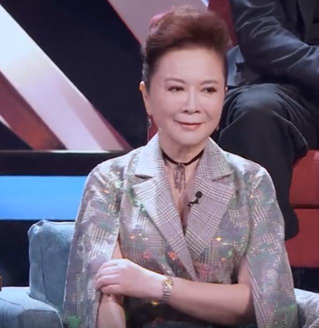 蔡明老师年轻时，蔡明年轻时的老照片