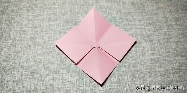 正方形礼盒蝴蝶结打法 礼盒上怎么打蝴蝶结