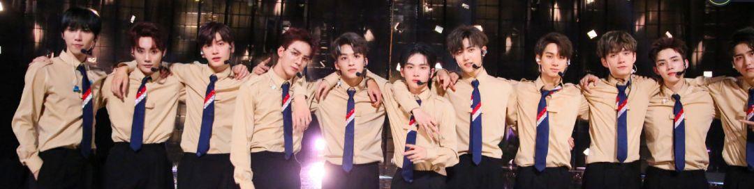 各家明星的粉丝名及应援色，张艺兴的应援色