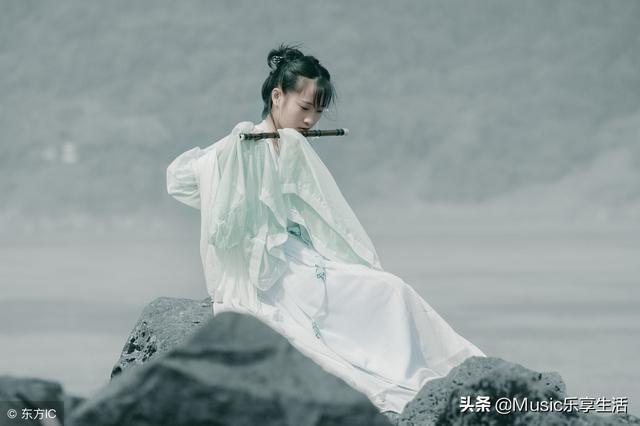 怎么样教你吹好听的笛子，小小一片树叶就可吹出优美歌声