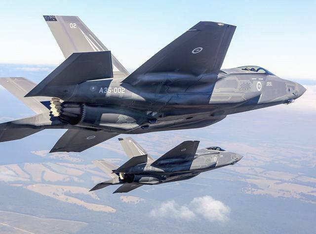 f35和f22，f35 和f22比较（F22与F35相比较）
