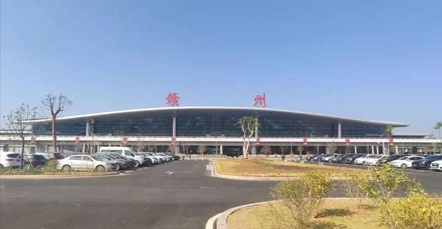 赣州市黄金国际机场已经通航32个国内城市1个国外城市，赣州市黄金国际机场已经通航32个国内城市1个国外城市