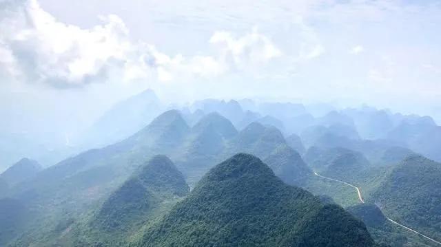 十万大山在哪里，广西十万大山指的是哪里（十万大山）